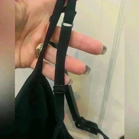 Athleta Black Woman’s Bra size  XL - Picture 8 of 10